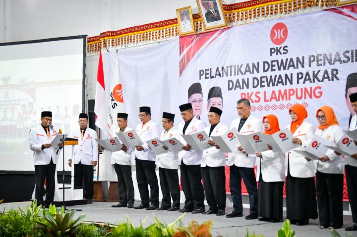 , PKS Lampung Lantik Dewan Penasihat dan Dewan Pakar Wilayah.